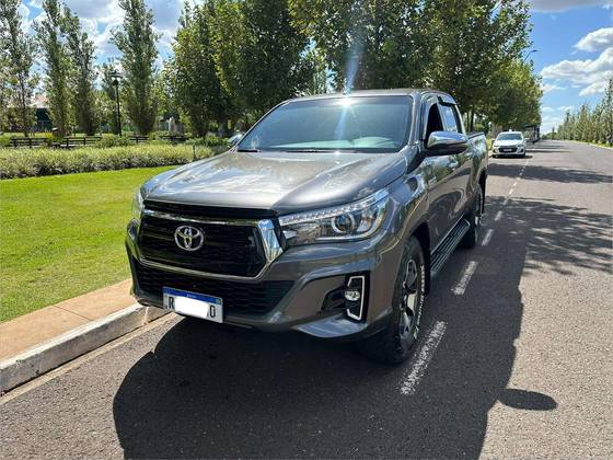 TOYOTA HILUX 2.8 SRX 4X4 CD 16V DIESEL 4P AUTOMÁTICO